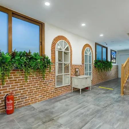 Hanedan Izmir 호텔 2*