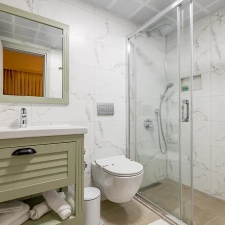 Hanedan Izmir פוצ'ה