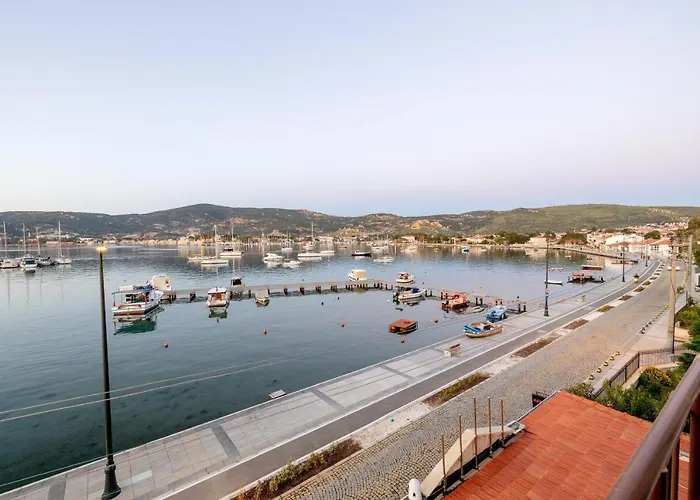 Hanedan Izmir Hotell 2*